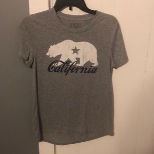 Short sleeve California shirt. In great condition!